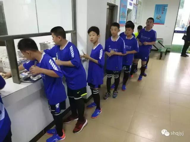 大学路足球队,大学路小学足球队集训