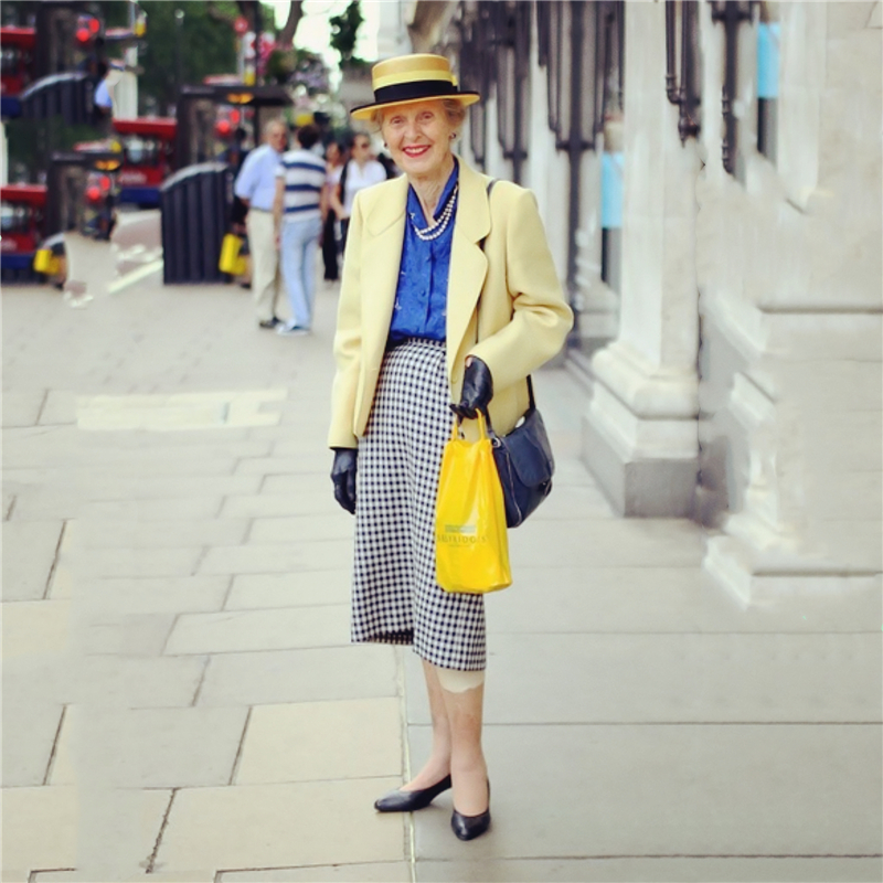 今年流行奶奶鞋时尚又气质 (夏季粗跟舒适百搭奶奶鞋)