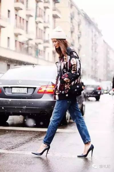 结婚当天婚鞋要穿一整天不能换,婚鞋穿过怎么处理