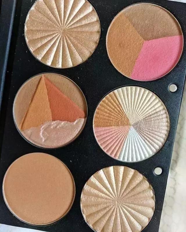 韩系新手彩妆怎么选择品牌,美妆新手的彩妆品牌推荐一下