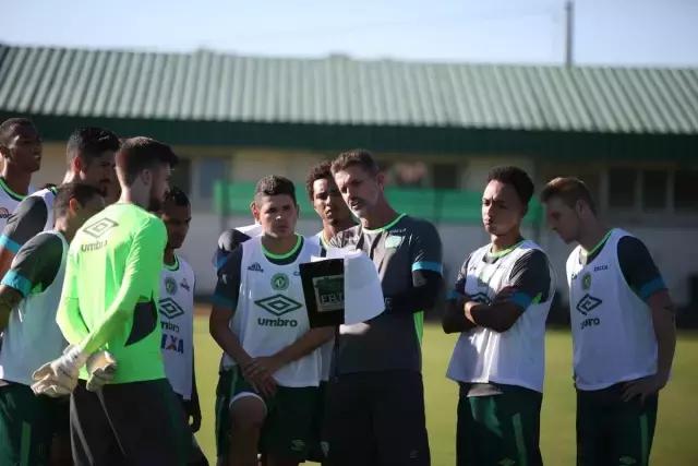 沙佩科恩斯新球员,沙佩科恩斯杯球衣