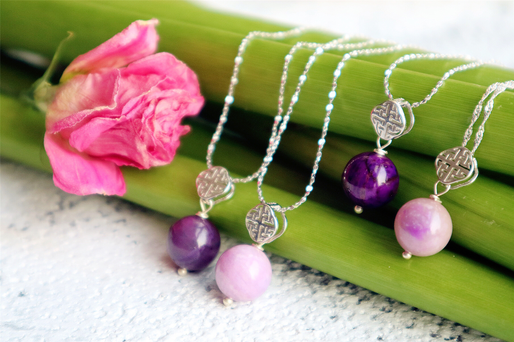 今天来分享一套日常可以穿的搭配,今天穿什么每日搭配分享