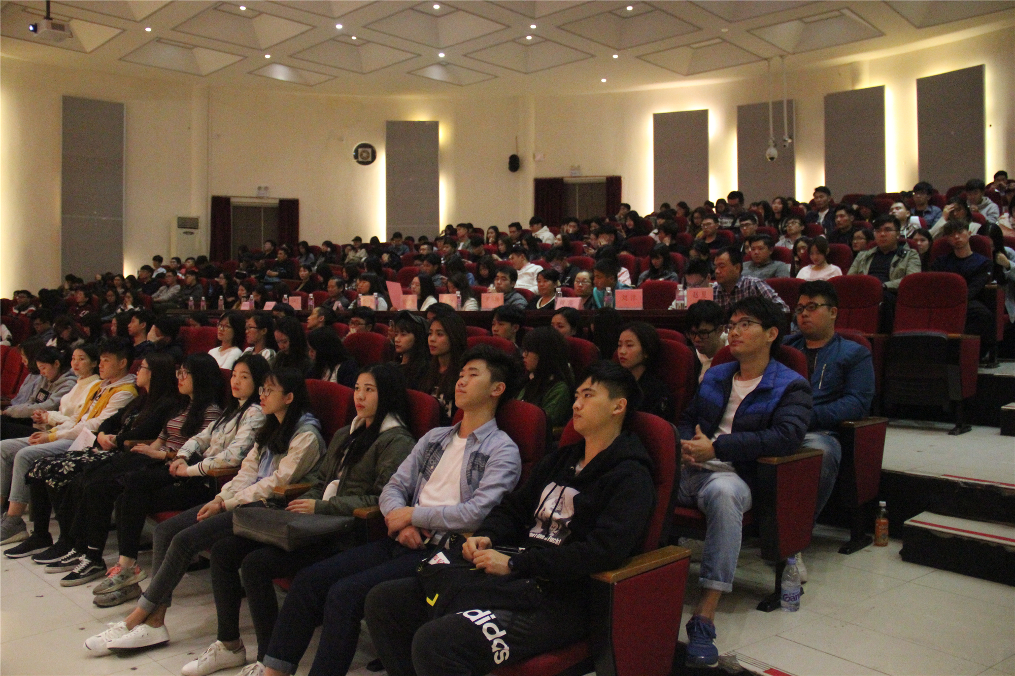 北理工大一奖学金,北理工大学挂科能拿奖学金吗