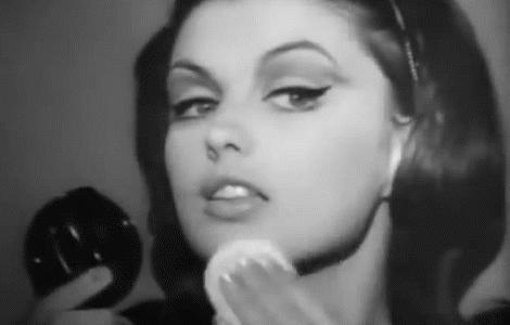 t区出油很严重化妆不持久,混油皮肤化妆浮粉怎么办