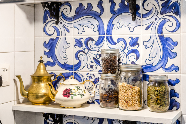 她凑来一堆二手家具，装了人生的第一套房子，关键还特别好看！