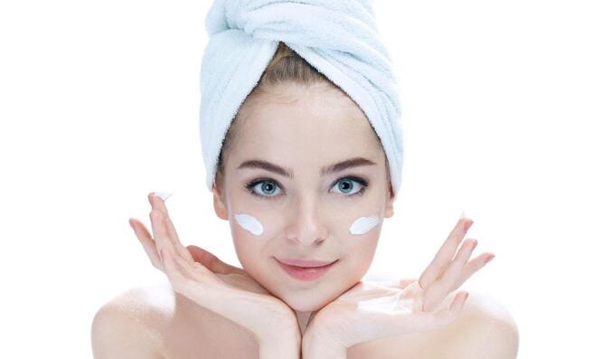 护肤品涂得越多效果越好吗,护肤品涂抹几层最有效