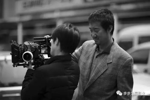 请问，走一趟迈阿密国际电影节红毯一共需要多少步？