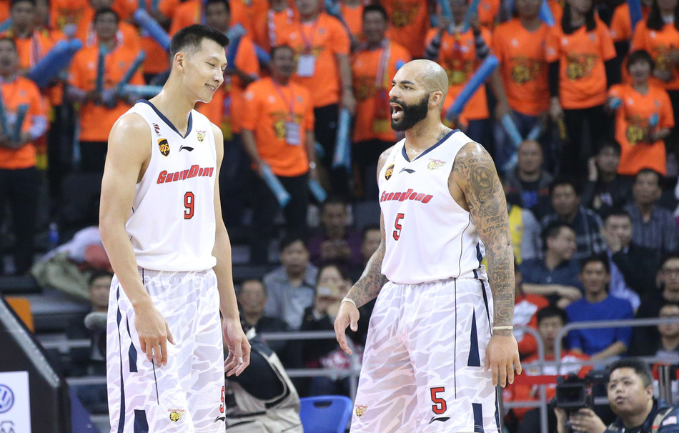 易建联男篮老大哥,杜锋是易建联的大哥吗