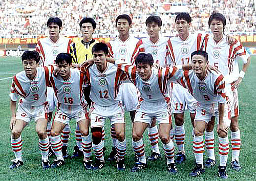 还记得你的第一套阵容吗,你心目中最经典的足球队服