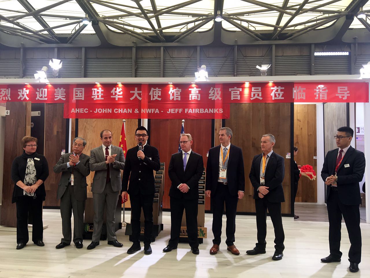 金鹰艾格地板官网,爱格地板德国原装进口