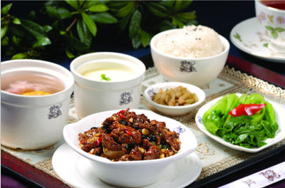 白斑变淡了但是没变小,白斑不再扩散说明什么病