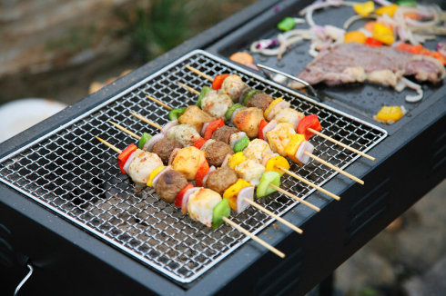 国足开门红于大宝,于大宝国足1比2