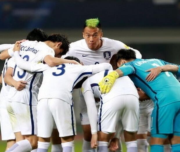 中韩大战国足打平即晋级,本次国足对韩国有外籍球员吗