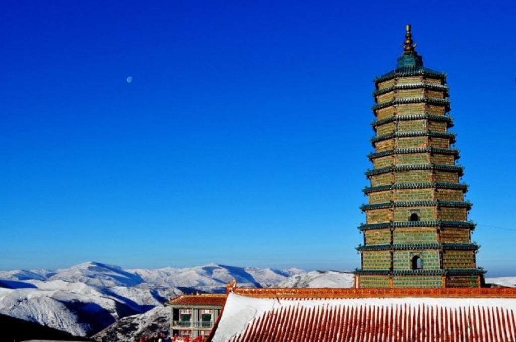 五台山千年木塔,五台山最华丽的宝塔