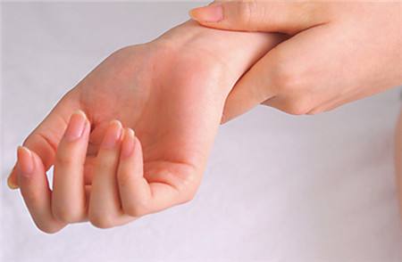 后背疼腰疼肾结石,后背疼是肾结石引起的吗