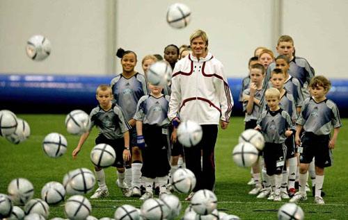 各国校园足球评点（三）：英国让孩子享受足球带来的快乐