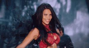 跟着最美的维秘,学做最丑的土鳖