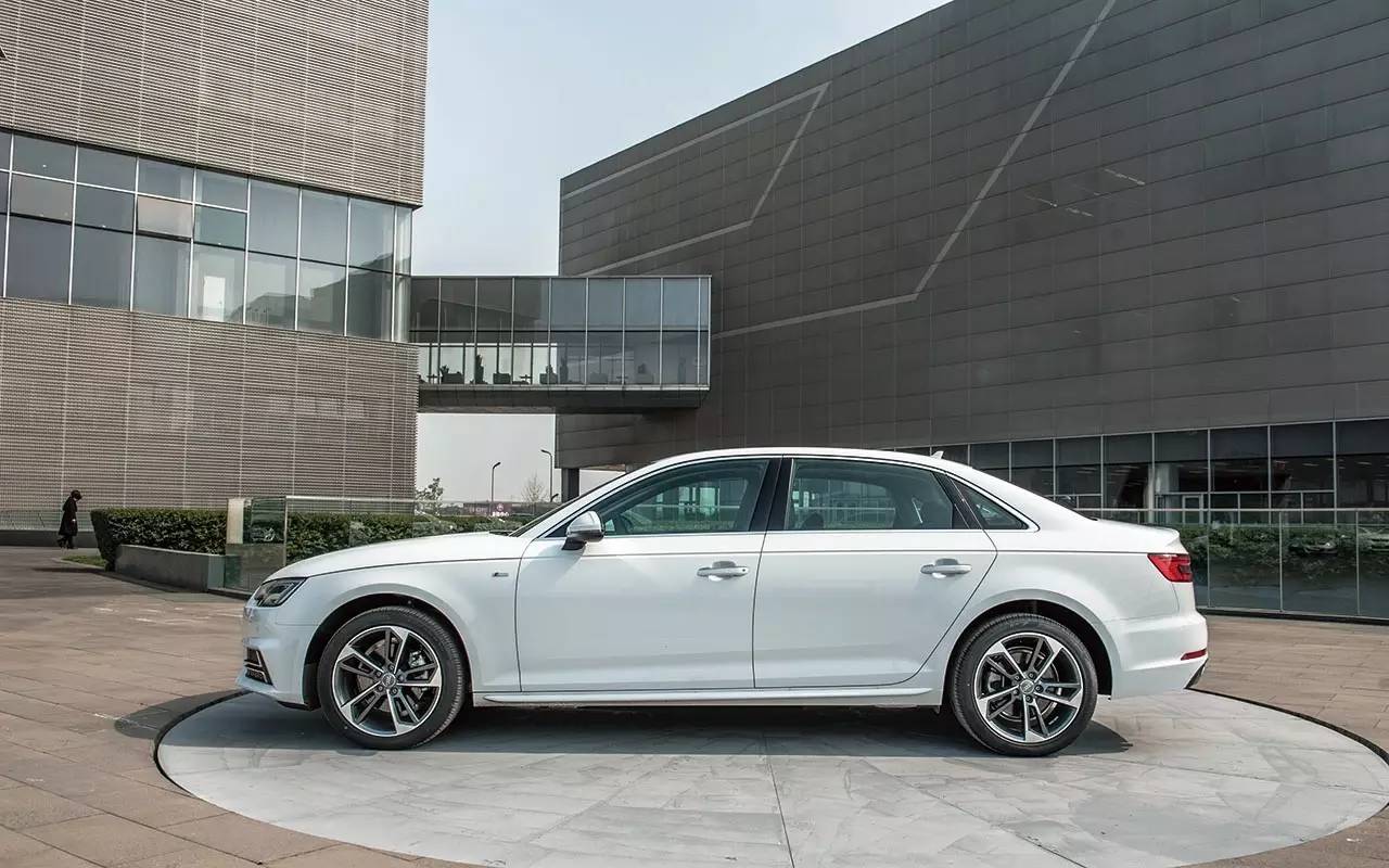 2018款奥迪a4l试驾视频胖哥,21款奥迪a4l豪华动感深度试驾