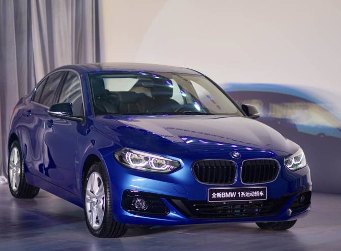 宝马bmw运动型轿车,宝马1系2019款118im运动套装