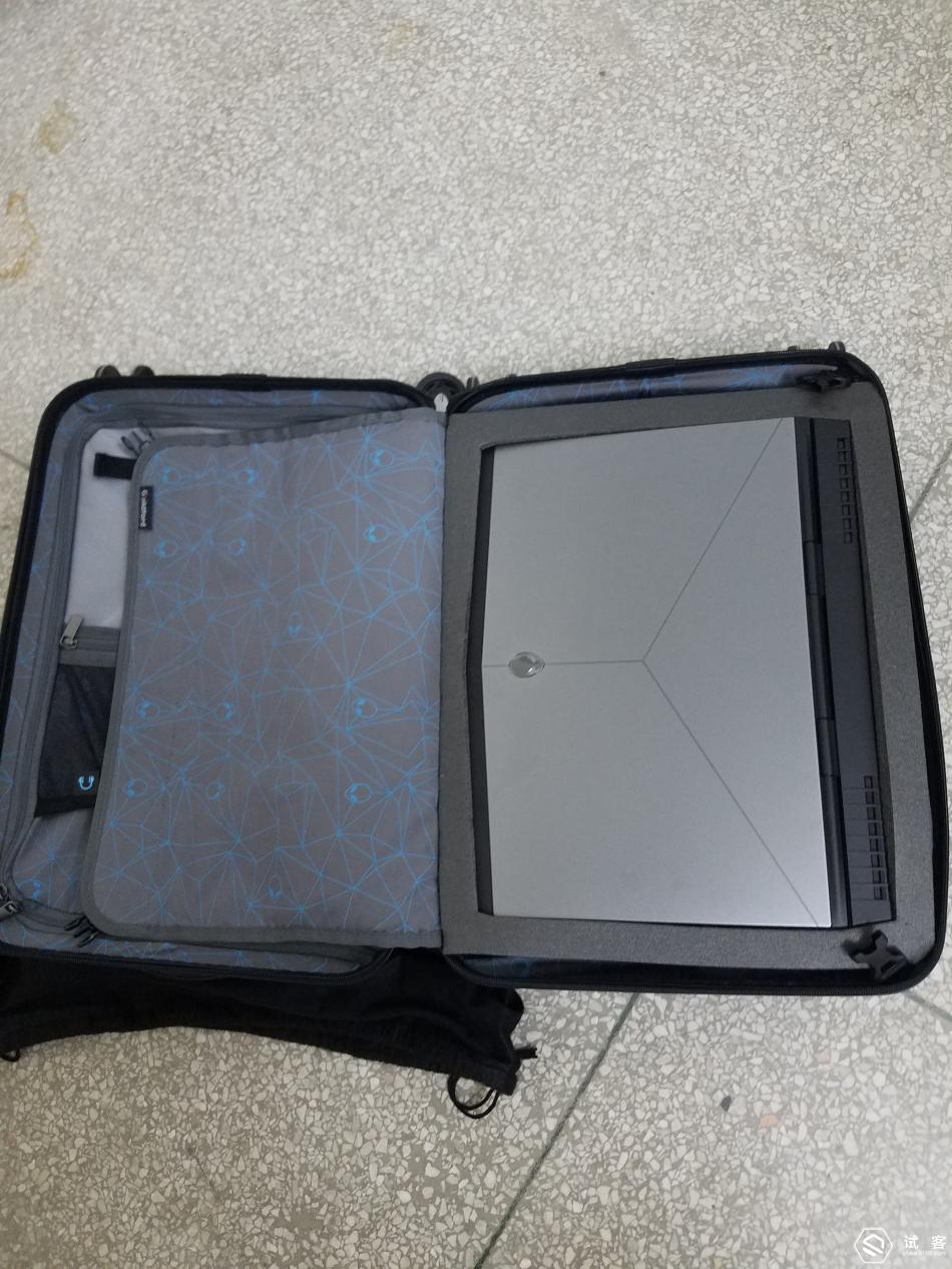 外星人笔记本屏幕边框有缝隙,外星人电脑边框缝隙