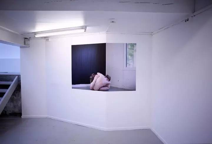 在山的那边海的那边有一群小红狗,在山的那边海的那边有一个蓝精灵