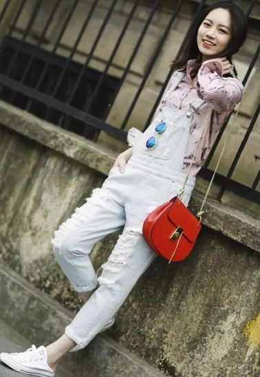 新款衬衫怎么穿都好看,中性风长袖衬衫穿搭