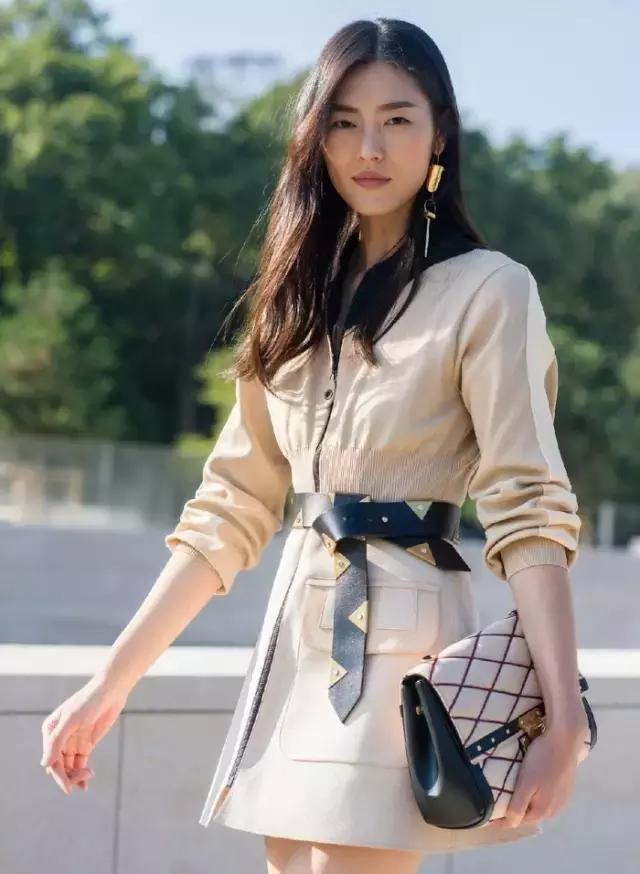 中分和侧分哪个显脸小,选对了发型才会有改变