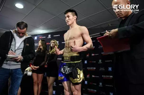 资讯：孟庆浩出战荣耀赛前称重，埃里克·席尔瓦迎战梅德罗斯