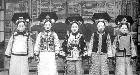 清朝皇帝都有几个妃子,清朝皇帝最多可以有多少妃子