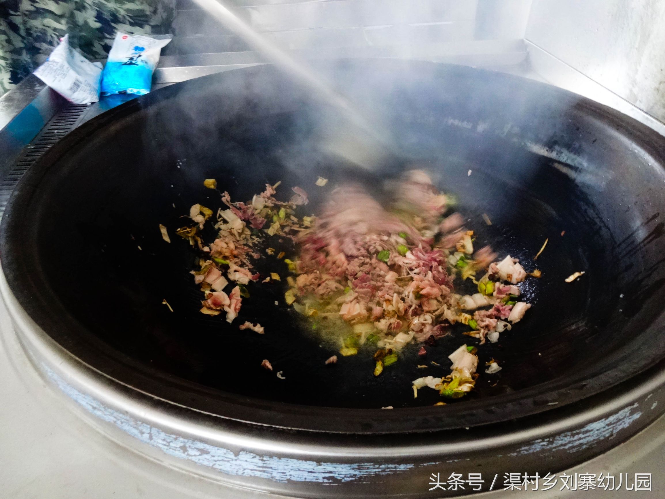 孩子每天在刘寨幼儿园吃什么呢？·孩子成长日记第二期