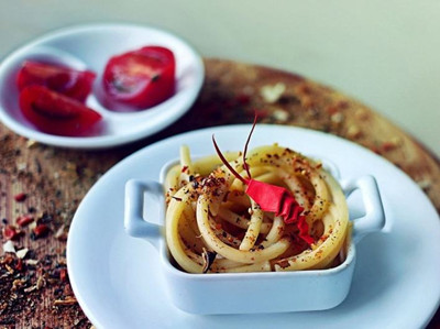 白斑变淡了但是没变小,白斑不再扩散说明什么病