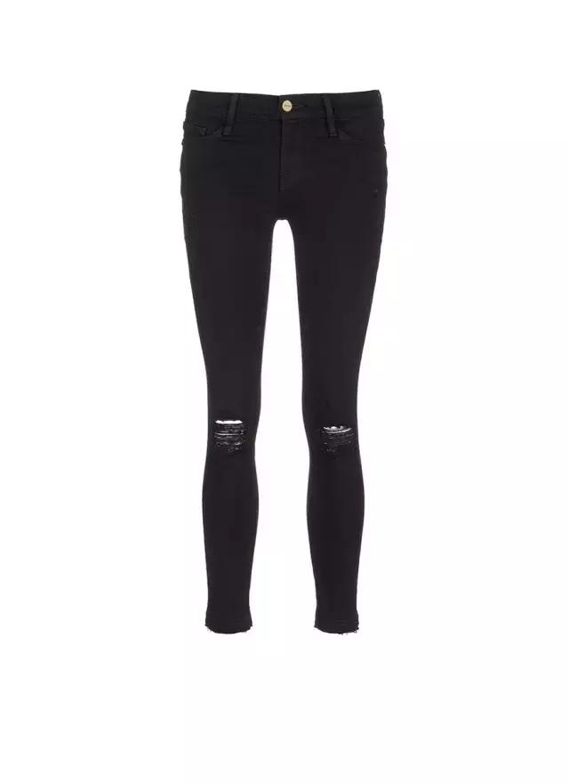 不敢去大牌店试衣服的年轻姑娘，可能永远不知道自己有多美