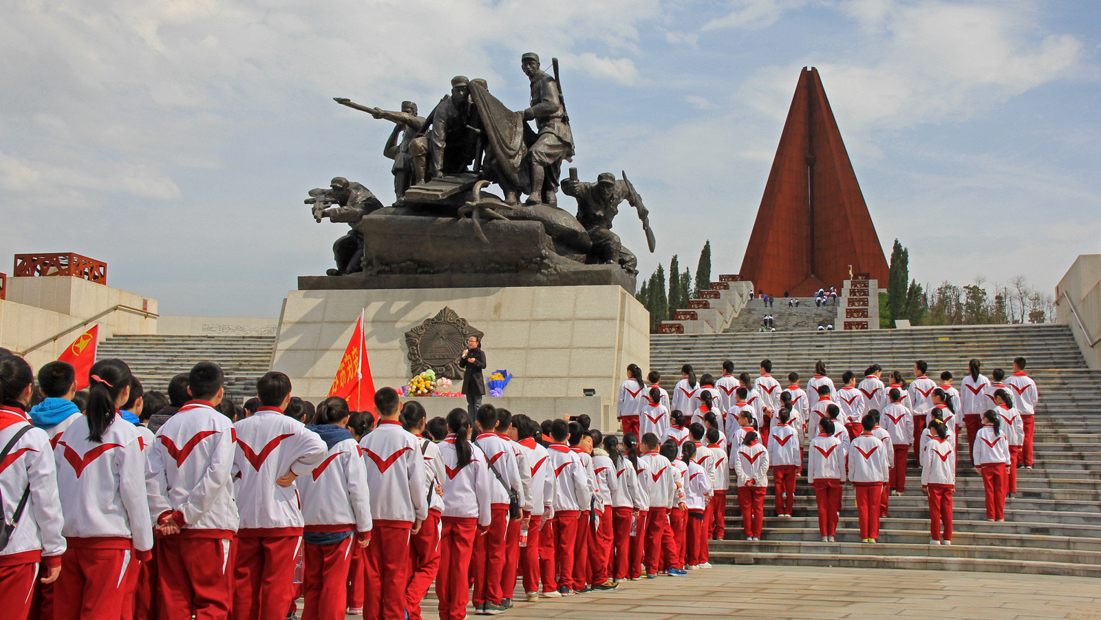 安庆革命先烈事迹,学校缅怀革命先烈新闻报道