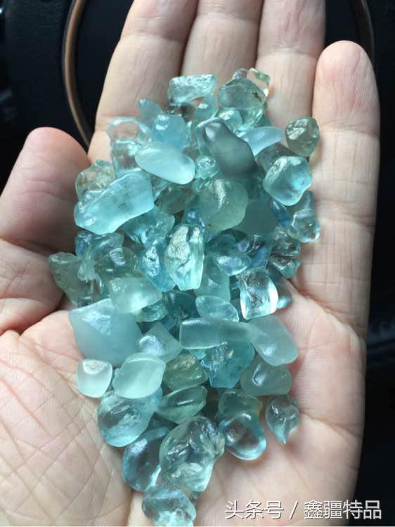 新疆戈壁海蓝宝石一克拉多少钱,新疆阿勒泰戈壁海蓝宝石原石