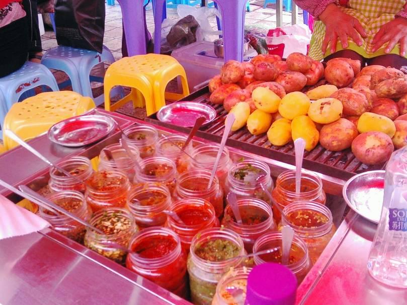 浜戝崡娉歌タ鍘跨編濂虫紓浜悧,浜戝崡绾㈡渤娉歌タ缇庡コ