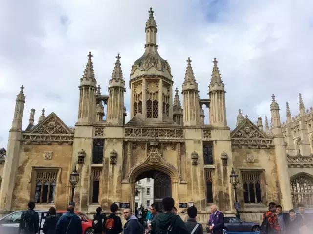 思潮英文：Yolanda访谈-做腐国旅游达人是怎样一种体验？