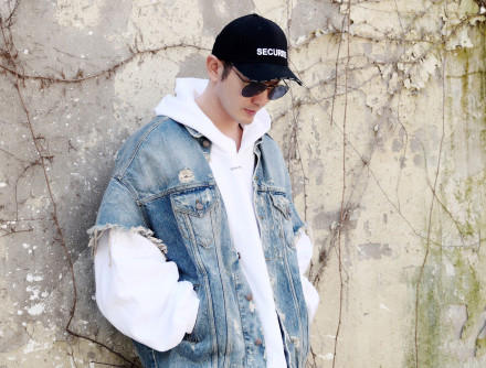 像你爱豆这样为Vetements痴狂