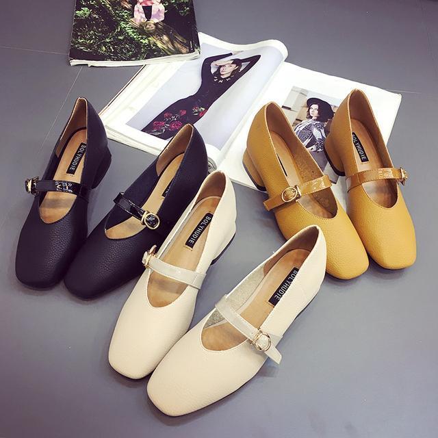 今年流行奶奶鞋,最近很火的时尚奶奶