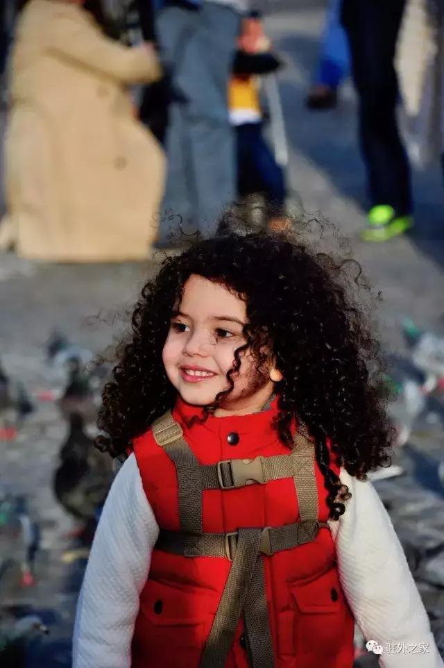 这个单身姑娘一个人一台车一年行走二十多个国家