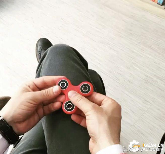 欧美最新爆红流行治疗小物FidgetSpinner指尖陀螺