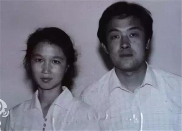 毕业于上戏，影剧音三栖发展，亦正亦邪，被誉为天下第一太监