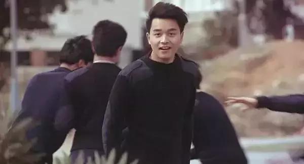 哥哥张国荣的传奇一生,张国荣老照片100张