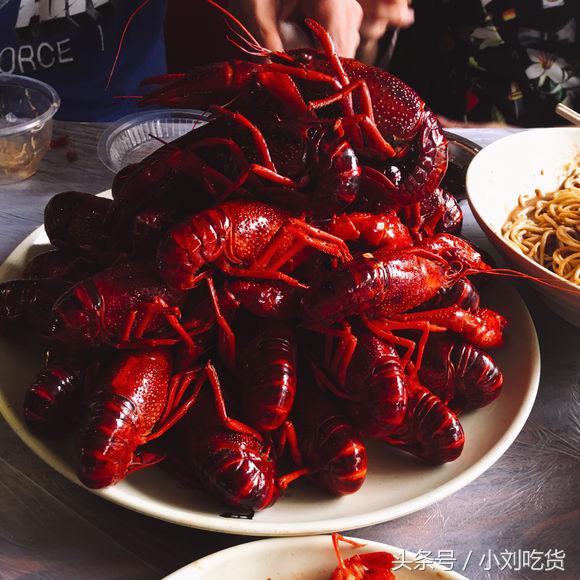 武汉美食美女视频,98妹子的美食记录