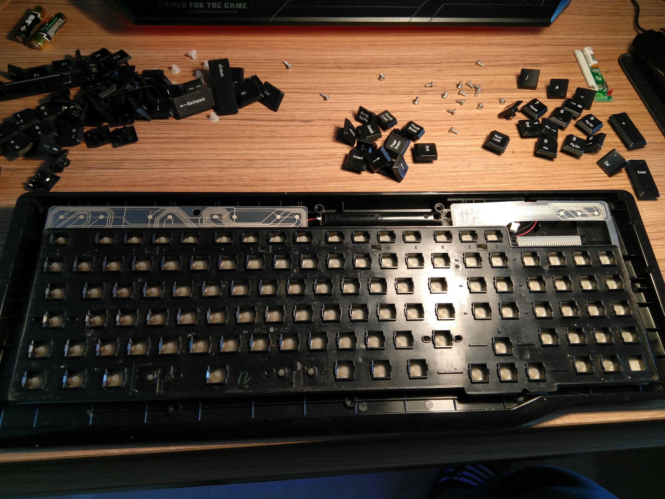 最便宜的无线键鼠套装,拆解无线充电鼠标