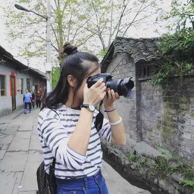 不敢去大牌店试衣服的年轻姑娘，可能永远不知道自己有多美