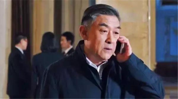 毕业于上戏，影剧音三栖发展，亦正亦邪，被誉为天下第一太监