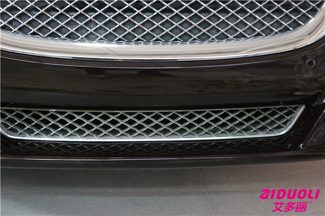 捷豹前杠下面的板掉了,捷豹前杠撞了补漆怎么处理