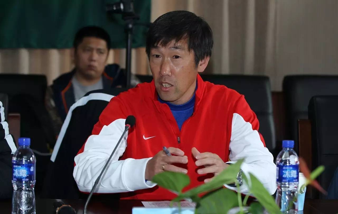 未来之星-名宿辅导团走进回民学校校园足球需“久久为功”