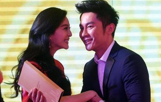 秀恩爱方式千千万！而只有一种爱叫有谢娜的地方就没有张杰的正脸