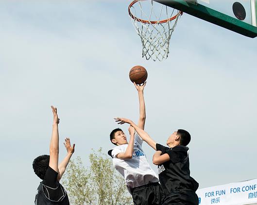 李楠爱子统治冠军赛！中锋身高前锋技术这个姚明接班人最靠谱